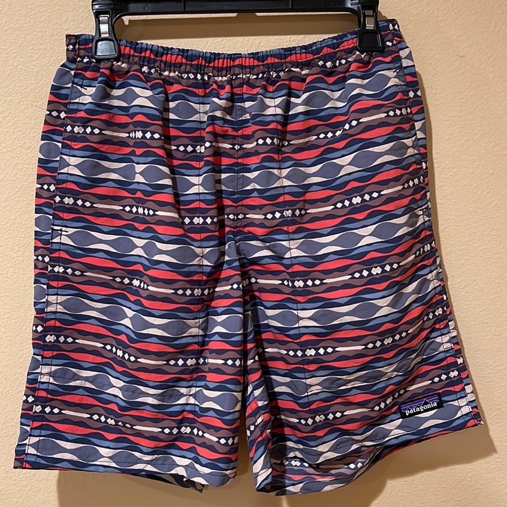 NWT Patagonia Baggies Longs 7” Shorts in Coast Highway Multi: Sumac Red - Picture 6 of 6